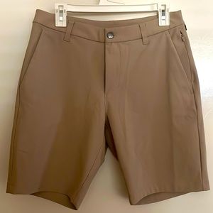 Lululemon Commission Classic-Fit Short 9" 
Warpstreme